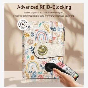 Floral RFID-Blocking Wallet Case
